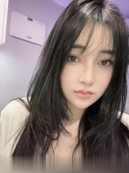 长沙微胖兼职小姐姐，黑丝大长腿天花板月亮