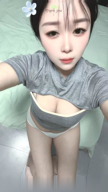 上海白嫩多汁骚少妇