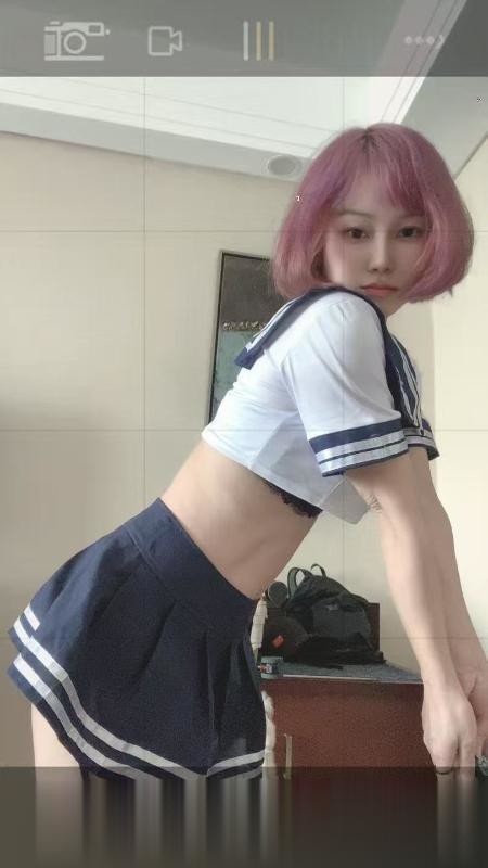 海珠乐乐双飞短发jk小姐姐