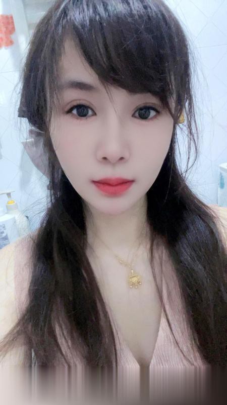 天津-河东大眼酥胸萌妹纸泄火美腿配丝袜，身材也可以