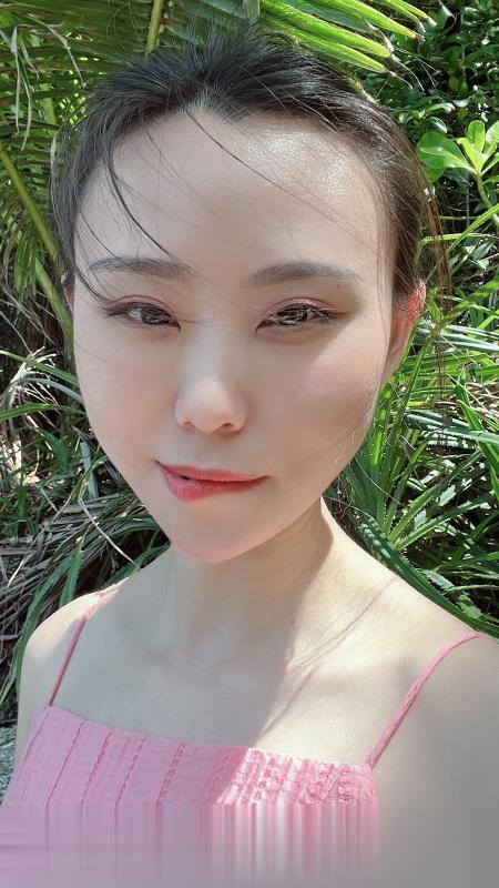 杭州上城区玥玥.老师穿的短袖没穿内衣，俩个乳头突起