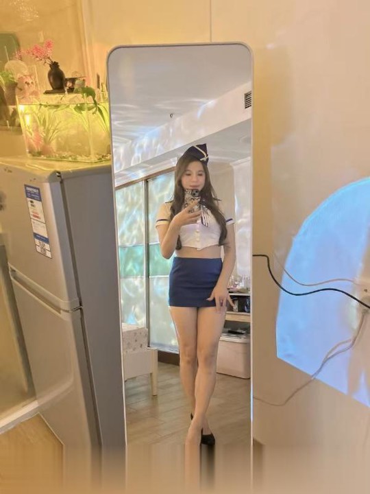 深圳宝安服务系骚露穿的很性感，身材肥臀前凸后翘