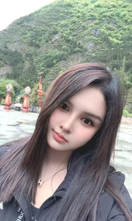 成都市西门大胸小奶猫