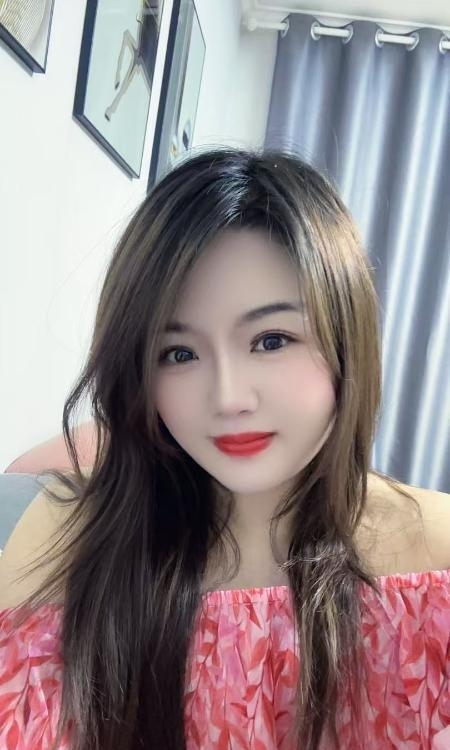 西安市甜美大胸妹子